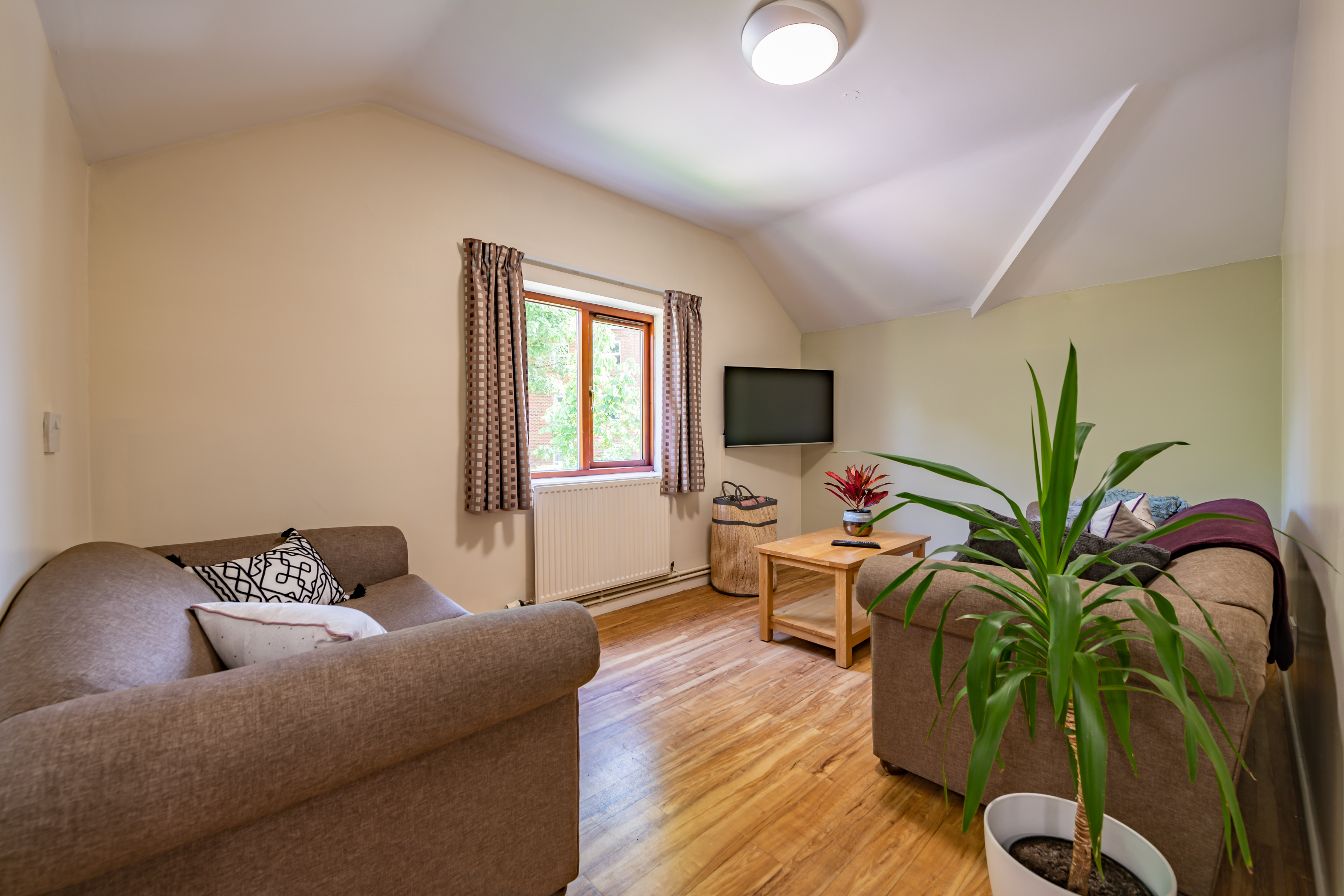 Garden House Flat 7-25.jpg